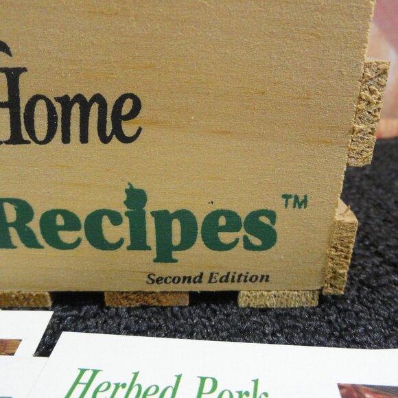 Taste of Home Wood Crate O' Recipes 2nd edition~180 cards~4x6.Kitch… - Picture 4 of 5